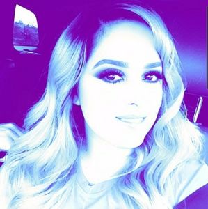 Meet your Posher, Alma